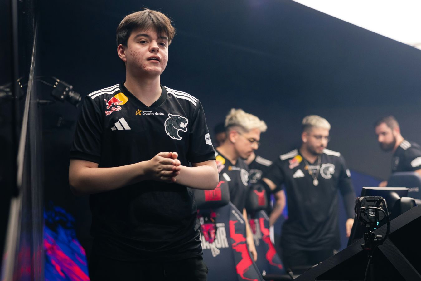 Настройки и конфиг molodoy в CS2: мышь, прицел, оборудование