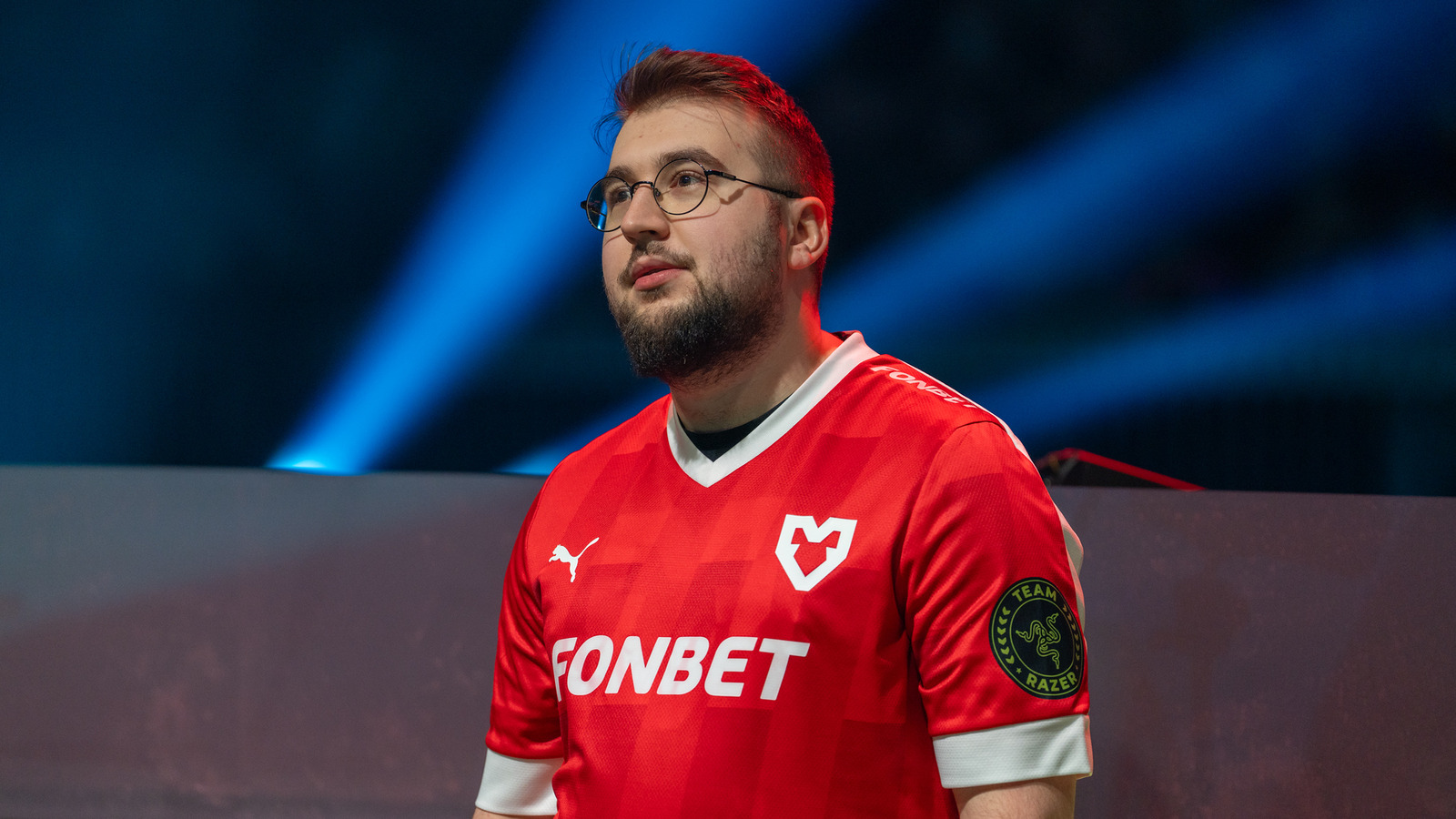 Настройки torzsi в CS2: сенса 1.0, eDPI 800, фиолетовый прицел (MOUZ 2025)